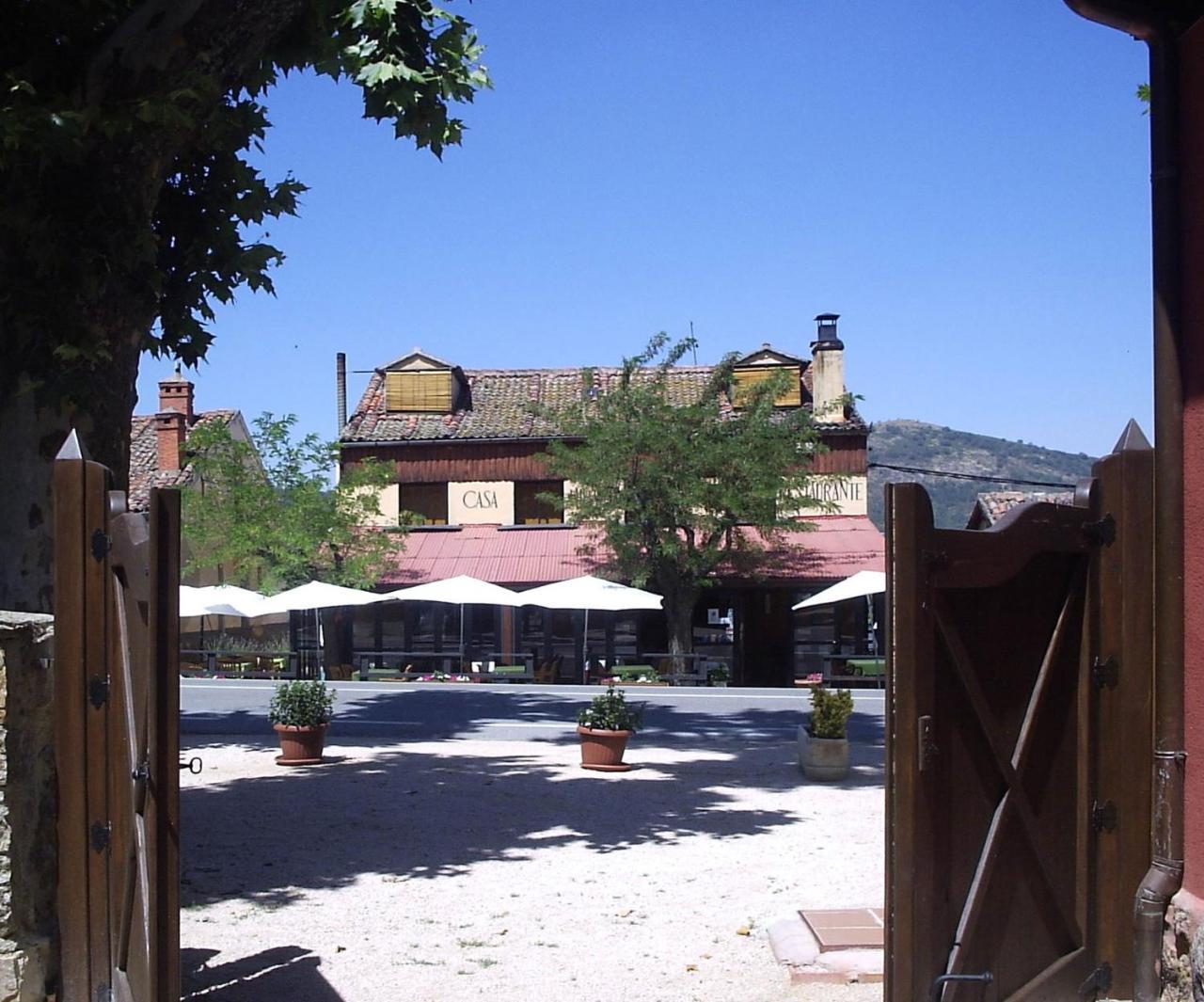 Hotel Rural El Jardin De La Hilaria Valsain Exterior foto